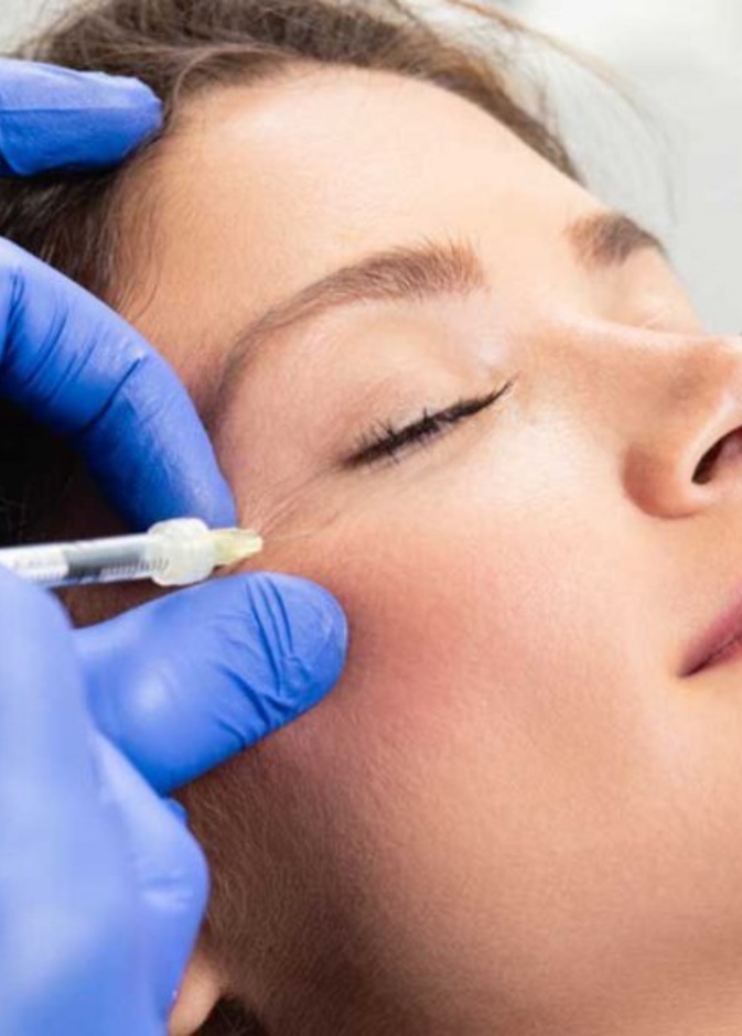 حقن منطقة تحت العين بطبقة صغيرة من هلام حمض الهيالورونيك تساعدك على التخلص من الهالات السوداء