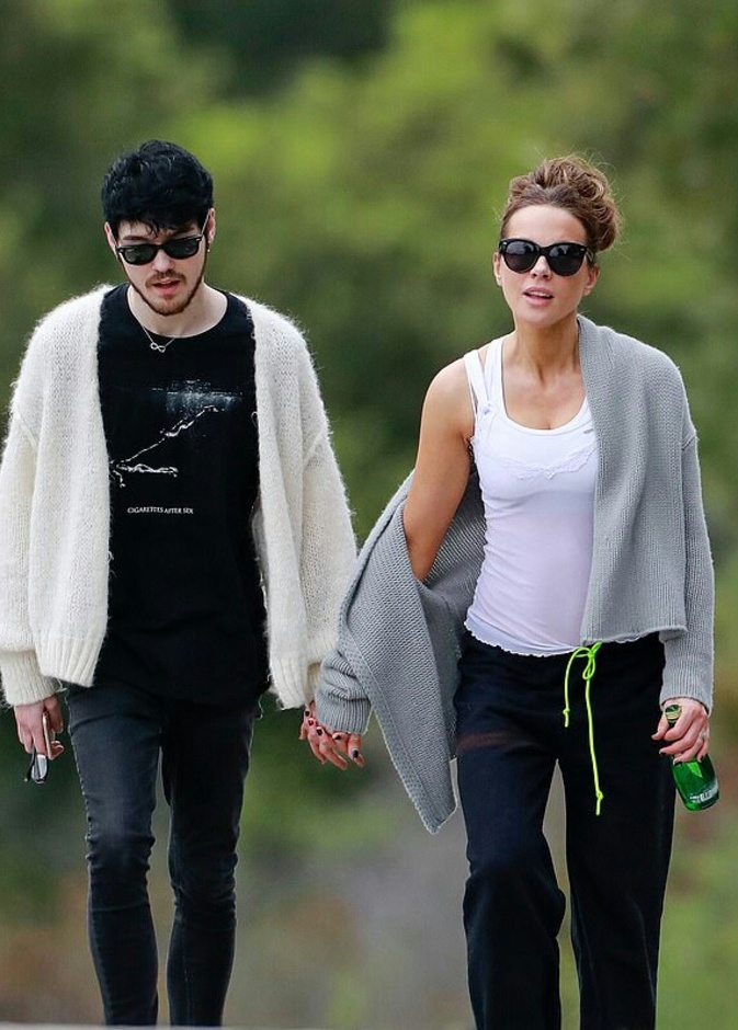 كيت بيكنسل مع فتاها الجديد 