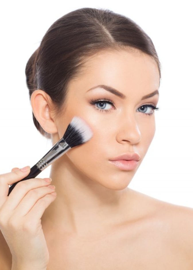  تعرفي على أماكن وضع المستحضرات للحصول على وجه أسمن