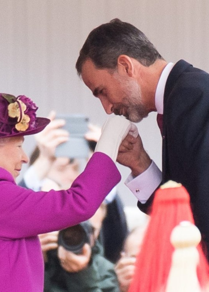 لكل عائلة ملكية بروتوكول.. هكذا تختلف القواعد من واحدة إلى أخرى