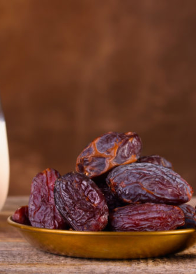 التمر و الحليب يعززان مناعة الجسم