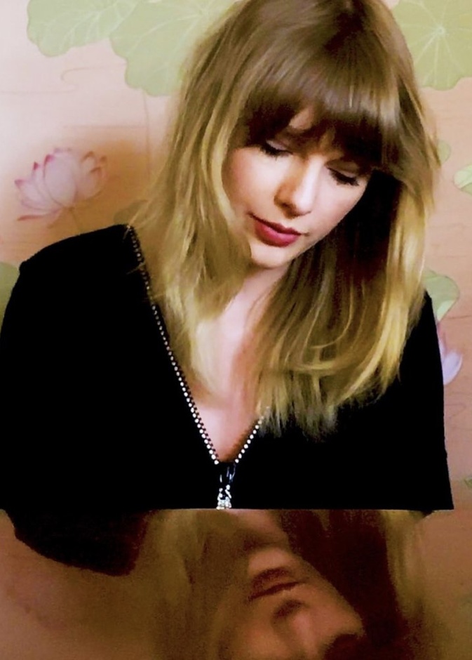 أداء تايلور سويفت لأغنيتها الجديدة لأول مرة ضمن فعاليات حفل Together At Home الغنائي