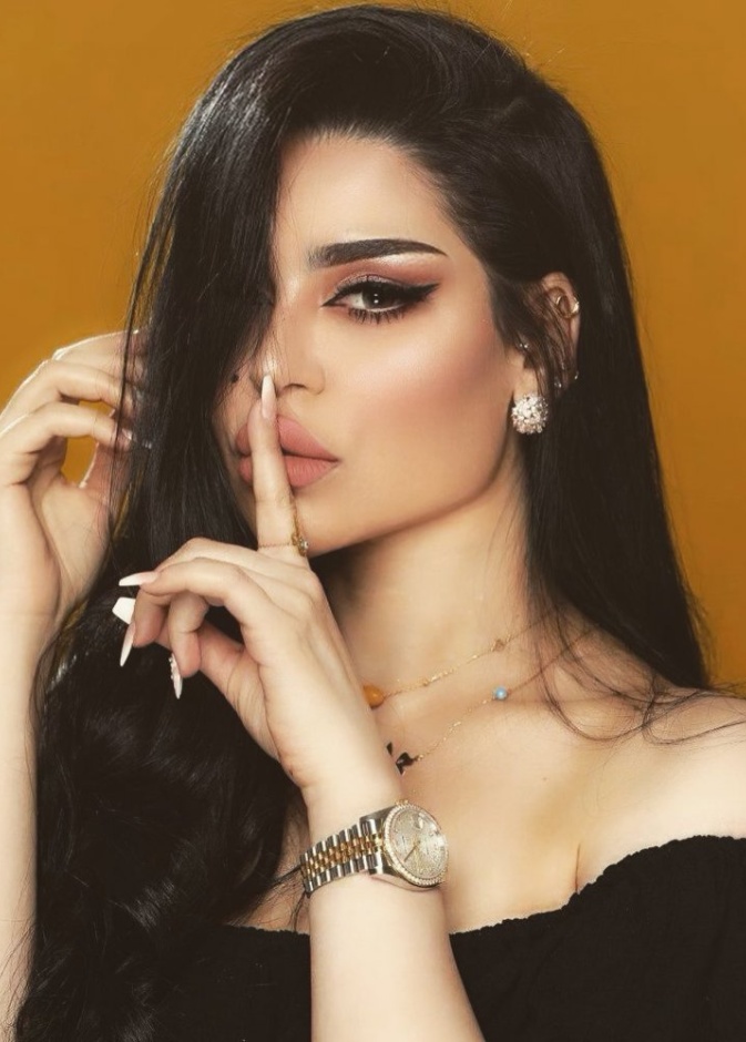 الفنانة جليلة