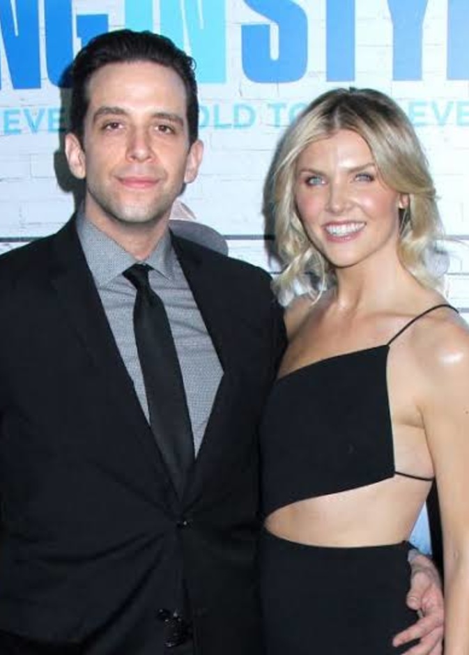 نيك كوردورو و زوجته 