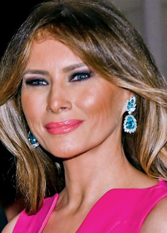  أناقة ميلانيا ترامب بأقراط الماس والأحجار الكريمة