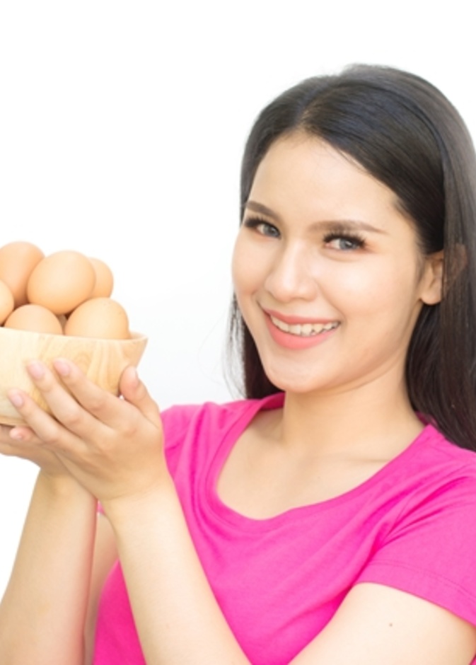 من فوائد البيض على السحور في رمضان مد الجسم بالعناصر الضرورية له أثناء الصيام