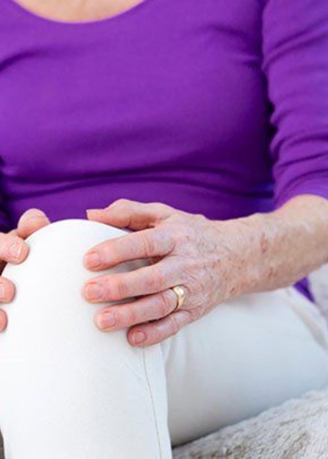  التقدم في السن أحد أسباب خشونة الركبة عند النساء