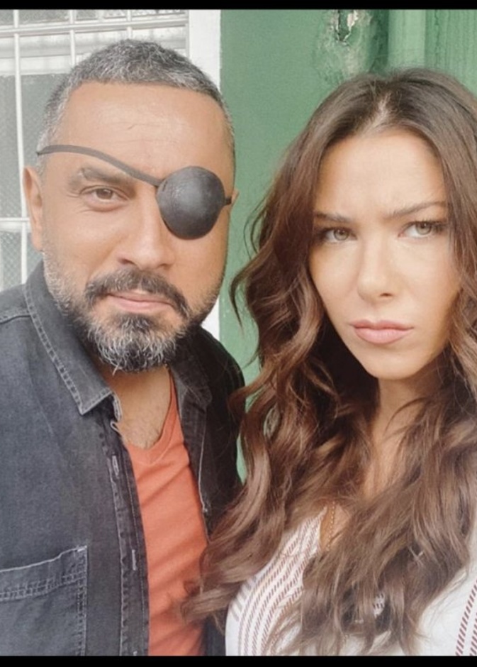 صورة تجمع دانييلا رحمة وقيس شيخ نجيب من كواليس مسلسلهما الرمضاني