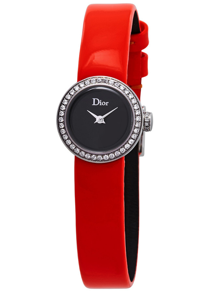 ساعة جذابة من Dior مزدانة بسير جلد أحمر لامع