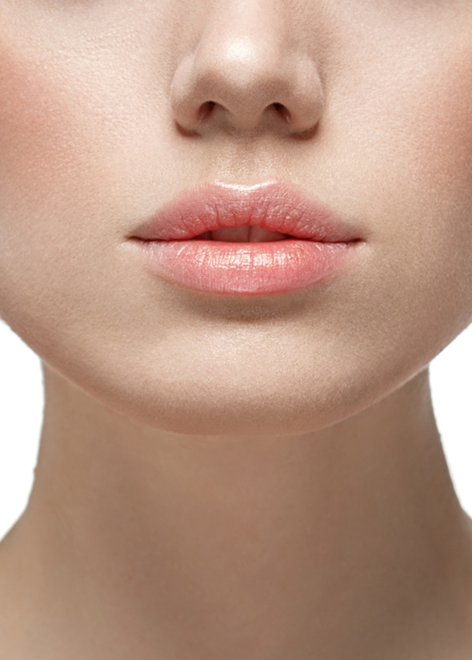 تعرفي على أسباب ظهور مشكلة قضم الشفاه