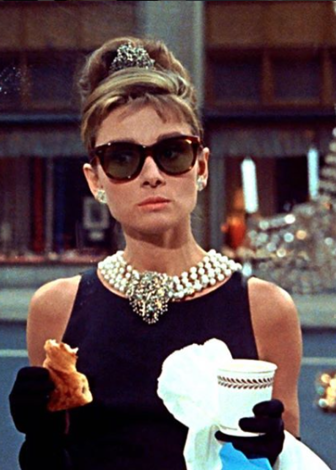 أودري هيربن في فيلم Breakfast At Tiffany's