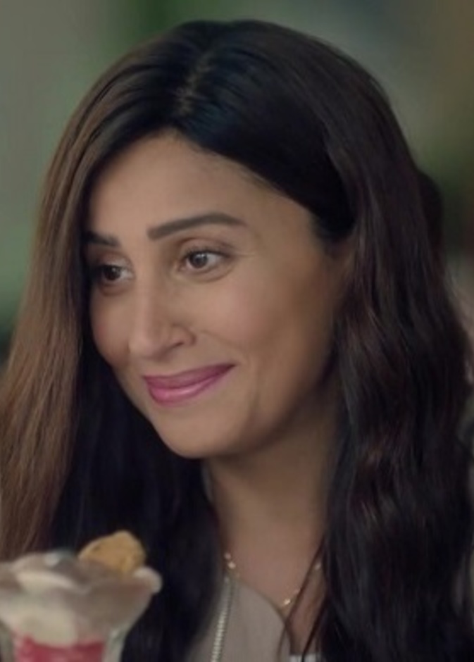 دينا الشربيني في زي الشمس ولعبة النسيان 