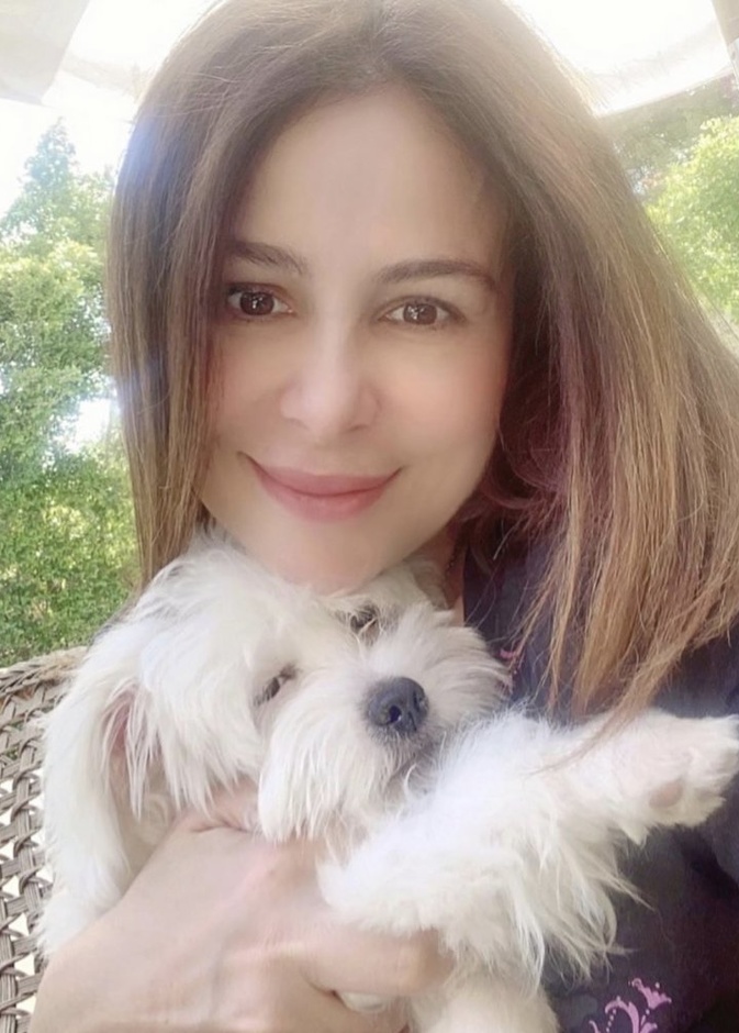 نشرت كارول سماحة صورة لطيفة لها من الحجر الصحي