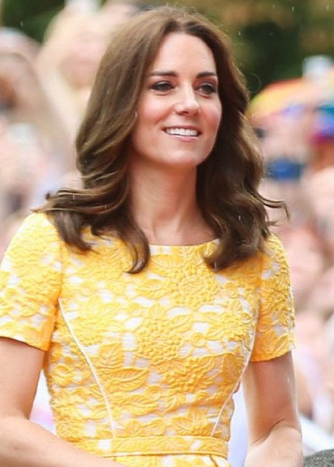  عائلة كمبريدج تتواصل عبر FaceTime مع أفراد العائلة الملكية