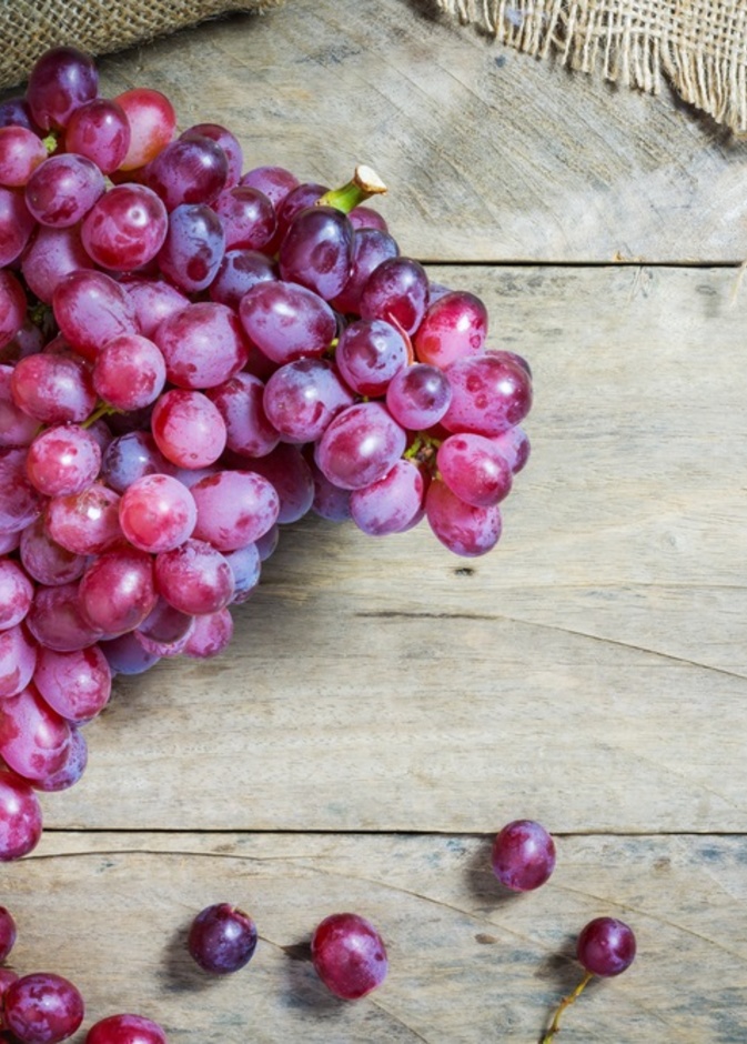 فوائد العنب على الريق