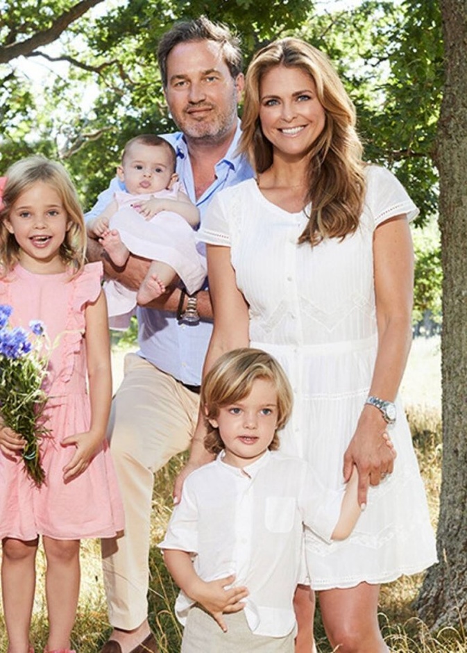  الأميرة مادلين وزوجها واولادهم