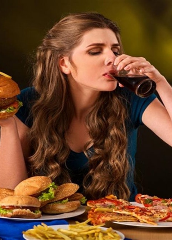  اضرار الافراط في تناول الطعام في رمضان