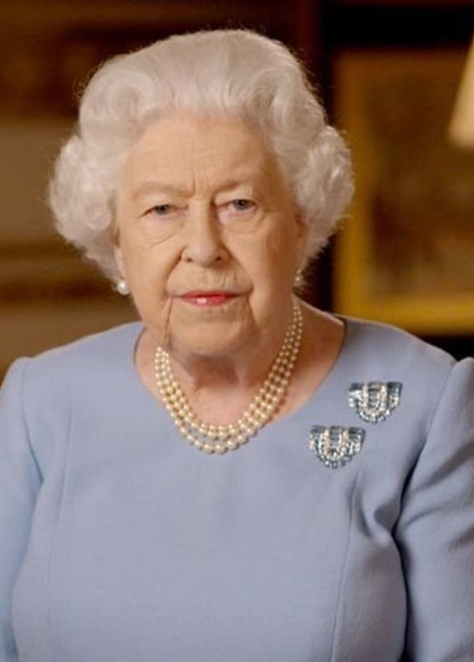 بعد قرار الملكة إليزابيث بمد فترة عٌزلتها.. كيف تتغير المهام داخل العائلة المالكة البريطانية؟