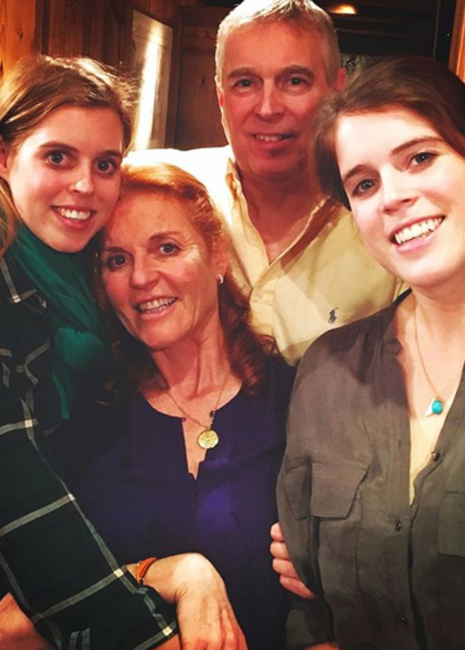 دوقة يورك تنشر صورة عائلية من داخل عزلتها الصحية في وندسور