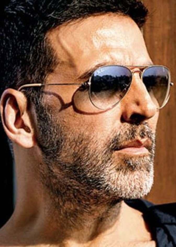 أكشاي كومار يتبرع لشرطة مومباي بأجهزة للكشف عن كورونا