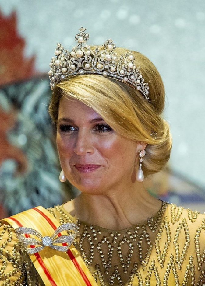 الملكة ماكسيما ترتدي تاج the Wurttemberg Ornate Pearl Tiara