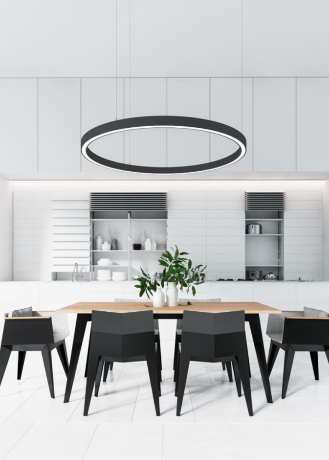  جهاز إنارة مميز باللون الأسود الجذاب يميز ديكورات غرفة الطعام