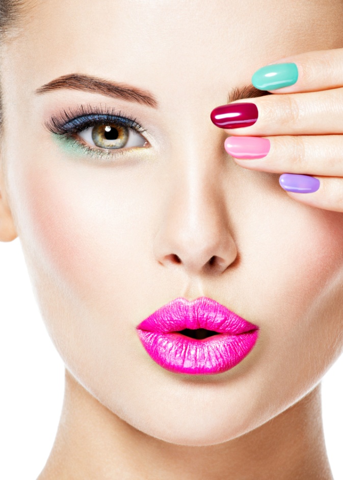 أحدث ألوان المناكير موضة صيف 2020 في العيد