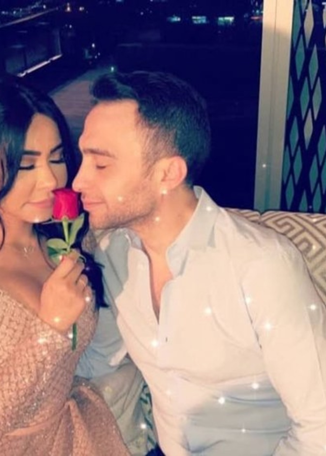 تلقت شيرين عبد الوهاب نبأ رحيل والدها خلال شهر العسل