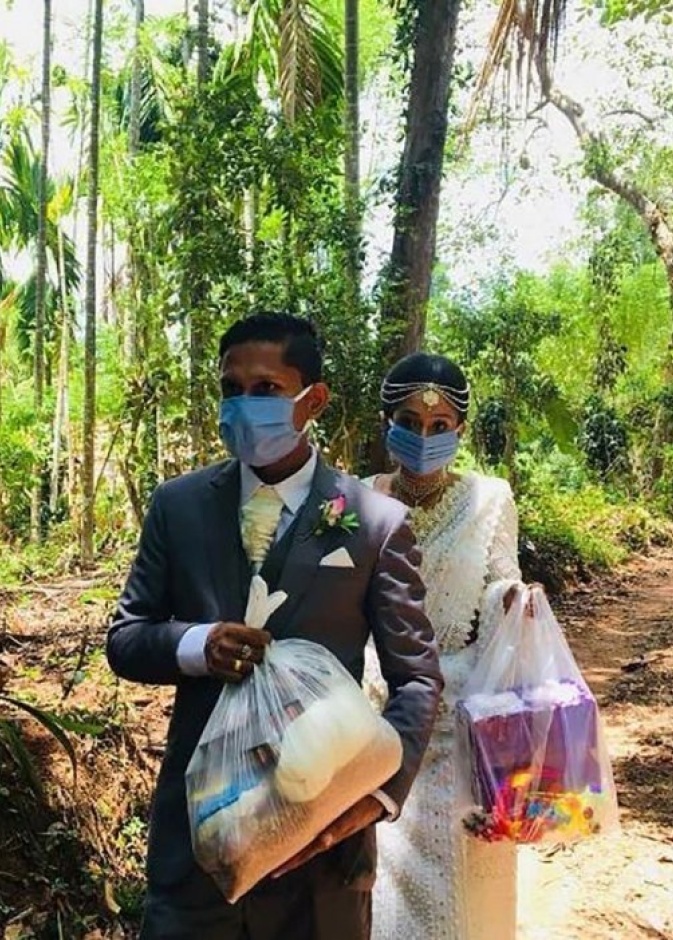 عروسان يلغيان حفل الزفاف لإطعام الفقراء