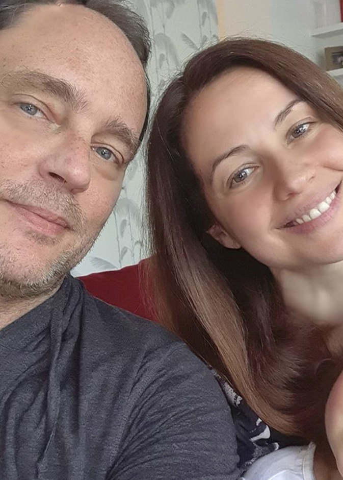 الإعلامية الجميلة ريّا أبي راشد تعايد متابعيها بصورة عائلية لطيفة