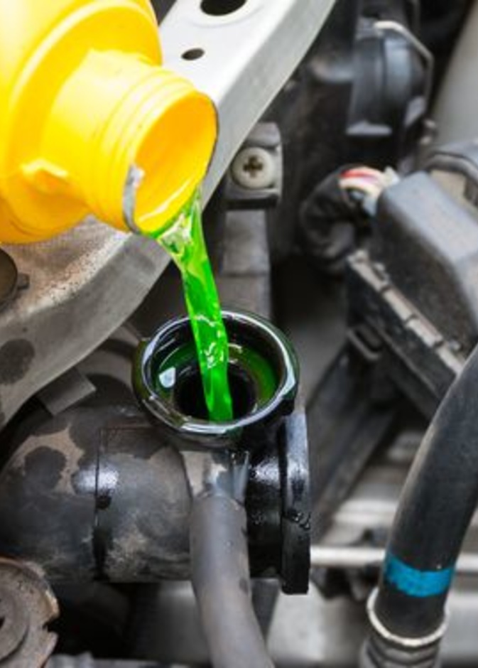 المياه الحمراء في السيارة فهي خاصة بمنظومة التبريد