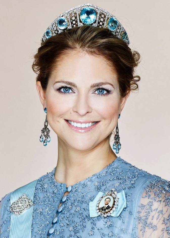 تيجان العائلة المالكة السويدية.. ملكية عامة لسيداتها 