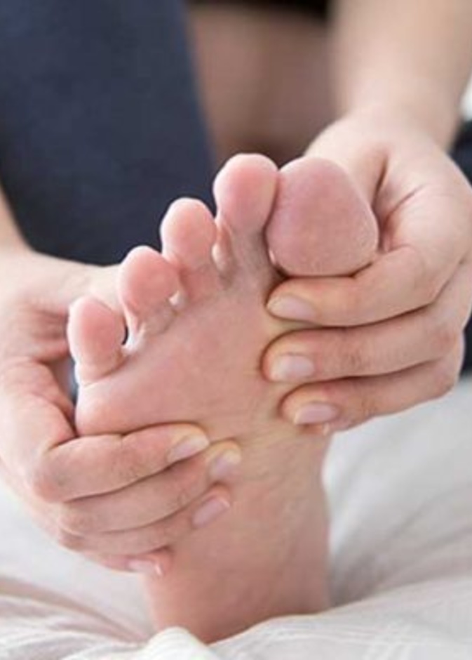  اسباب الم الساقين وقت النوم