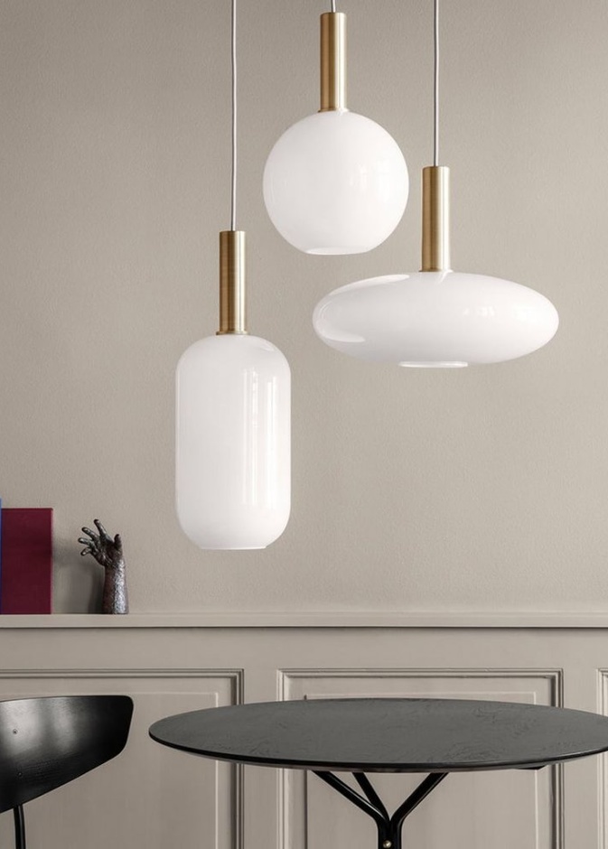 أجهزة إنارة بسيطة وعصرية تعكس أناقة وفخامة