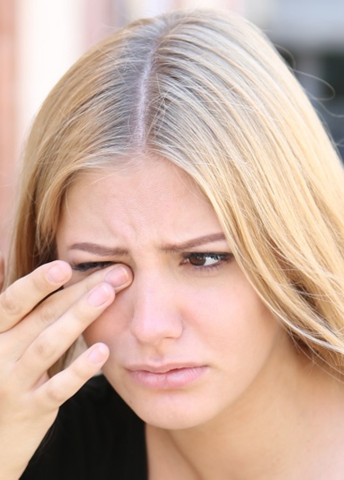  ماهي مضاعفات التهاب قزحية العيون