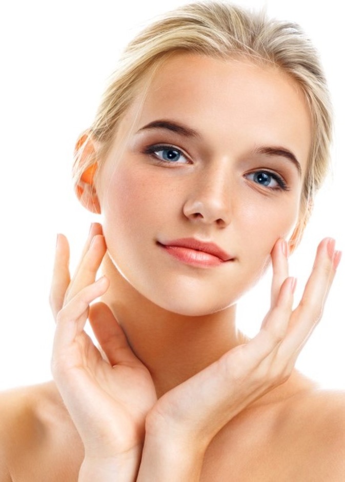  تخلصي من مشكلات الشعر والبشرة مع خلطة زيت الخروع والصبار