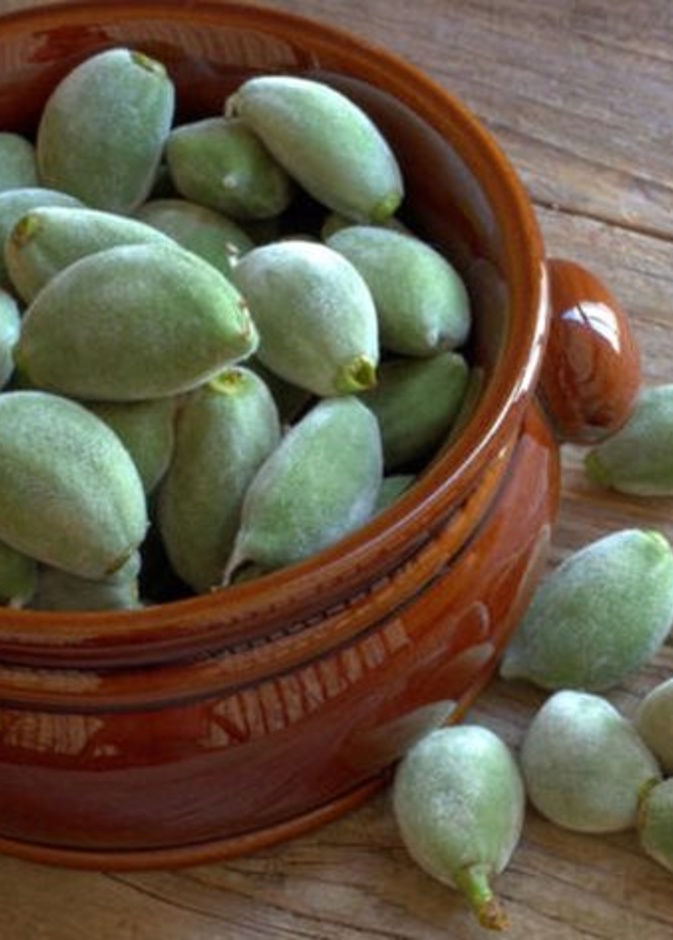  فوائد اللوز الأخضر الصحية