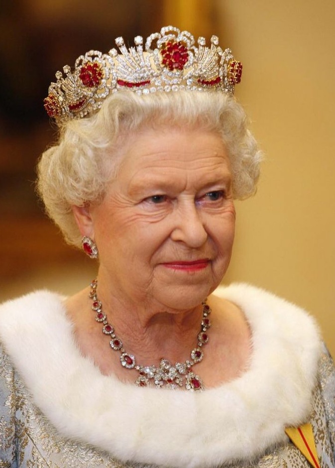 جيرارد للمجوهرات.. صنعت تاريخها بتيجان سيدات العائلة المالكة البريطانية