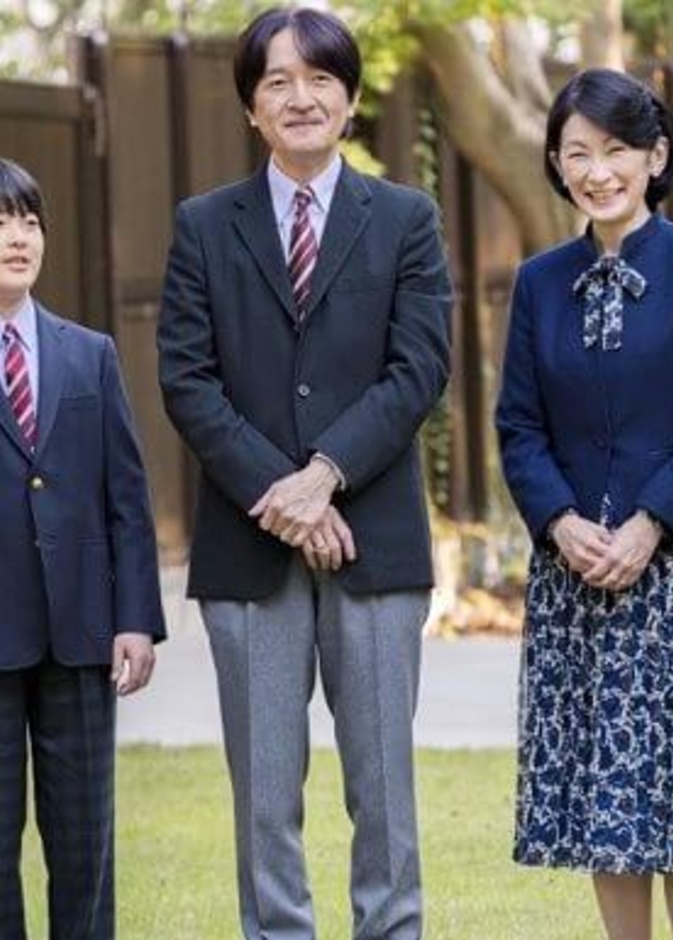 أسرة ولي عهد اليابان تتبرع بأزياء طبية يدوية الصنع للمستشفيات