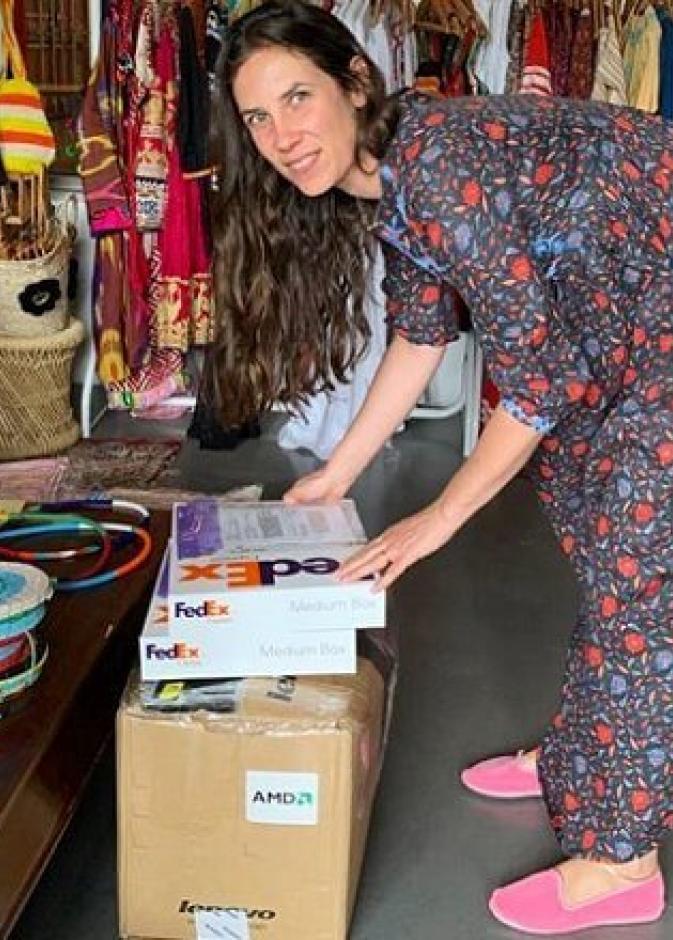 تاتيانا سانتو دومينجو كاسيراغي ترسل معدات واقية من العدوى لمخيمات لاجئين