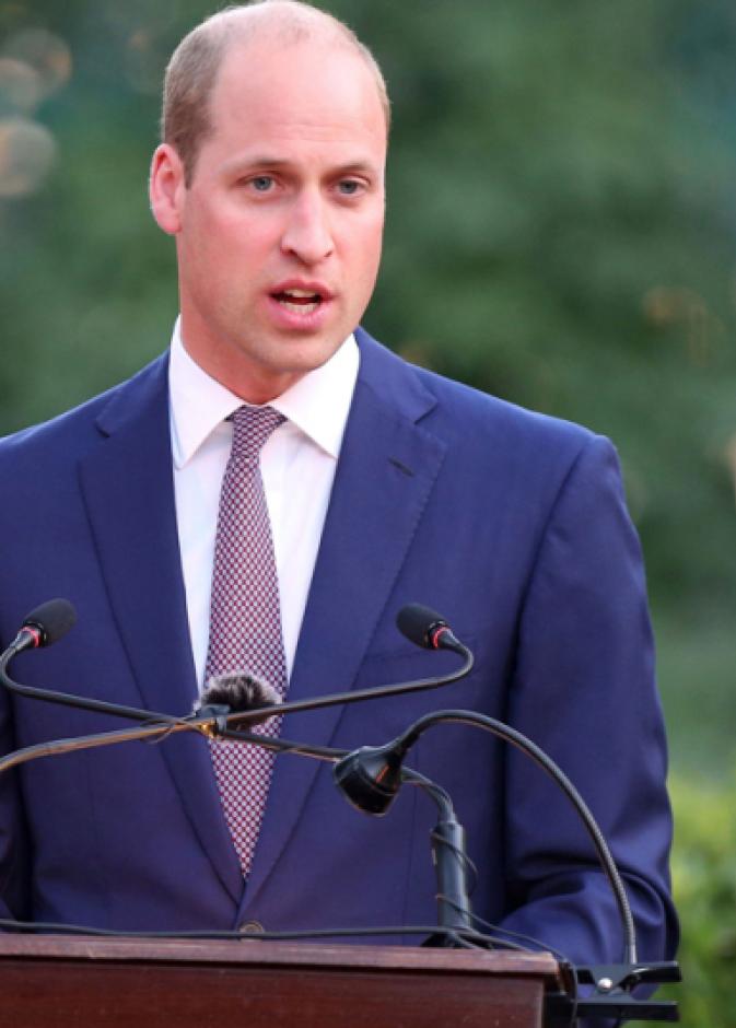 ما هي الحيلة التي لجأ لها الأمير ويليام للتغلب على التوتر والقلق  أثناء إلقاء الخطابات؟