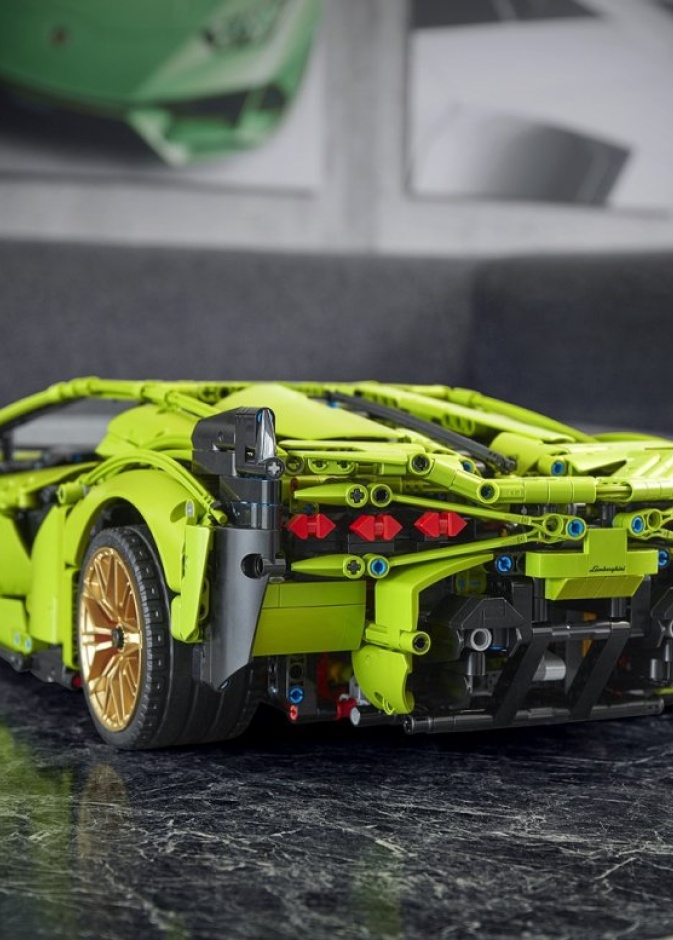 ليغو تكشف عن مجسم مصغّر لسيارة لامبورغيني الجديدة