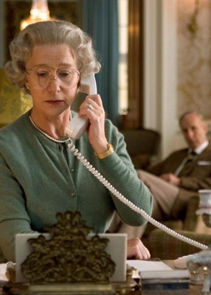 النسخة السينمائية للملكة إليزابيث الثانية.. بعيون هوليوود