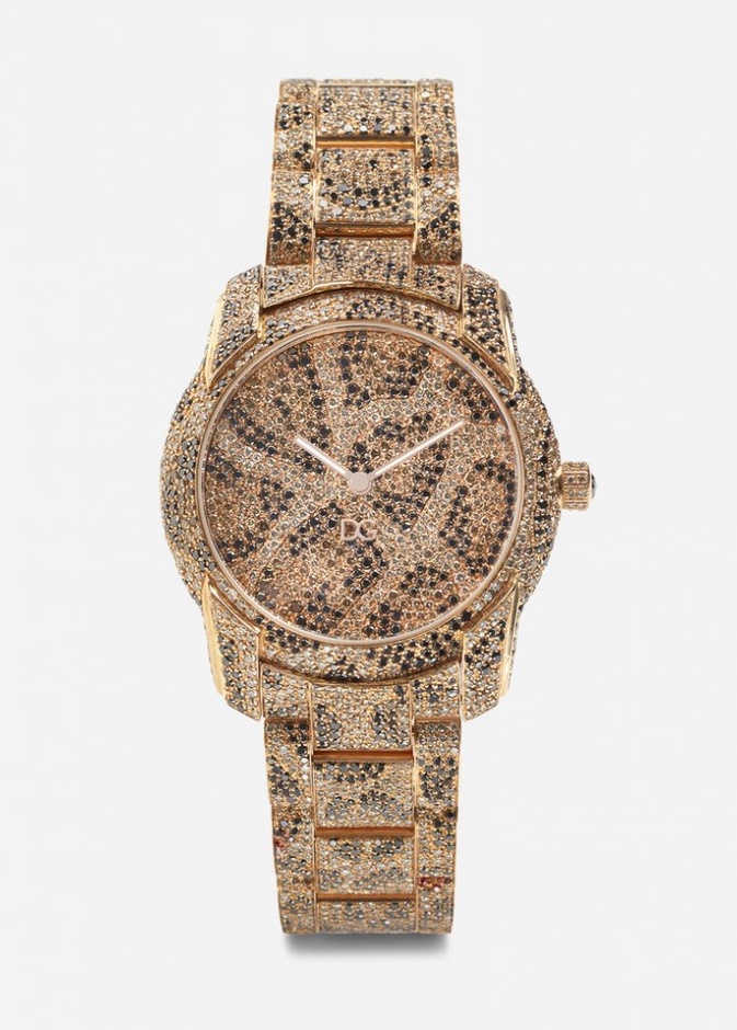 إحدى ساعات D&G لهذا العام