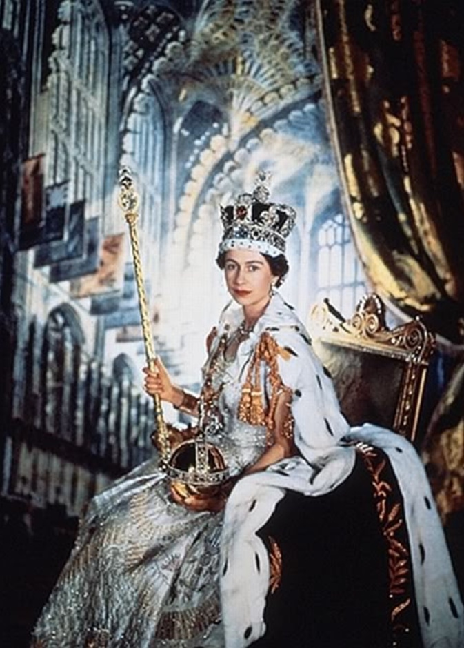 15 حقيقة حول حفل تتويج الملكة إليزابيث الثانية.. ما هي؟