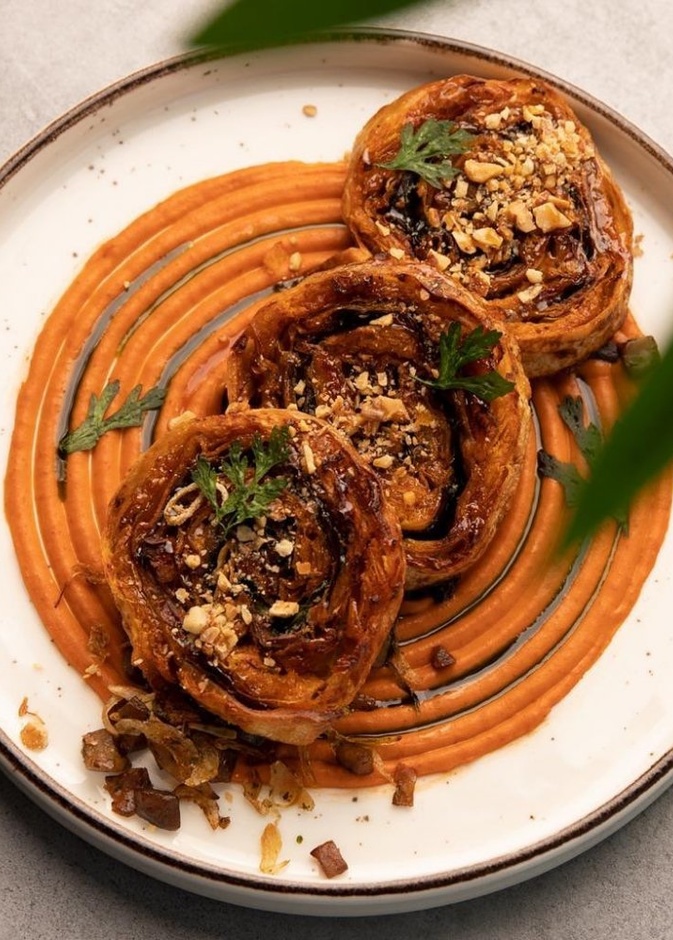  طبق من مطعم تكية