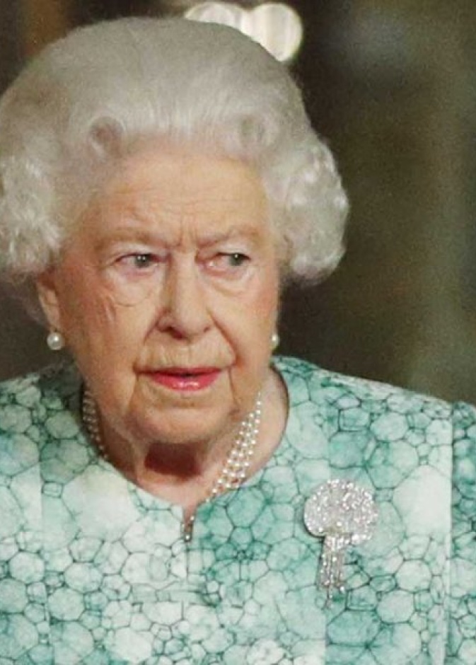 ملكة بريطانيا تتلقى هدية مميزة بمناسبة الذكرى السنوية 67 لتتويجها ملكة لبريطانيا