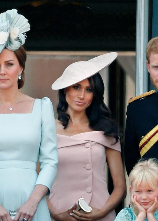 اختلاف المعاملة كان وراء مغادرة الأمير هاري وأسرته للعائلة المالكة