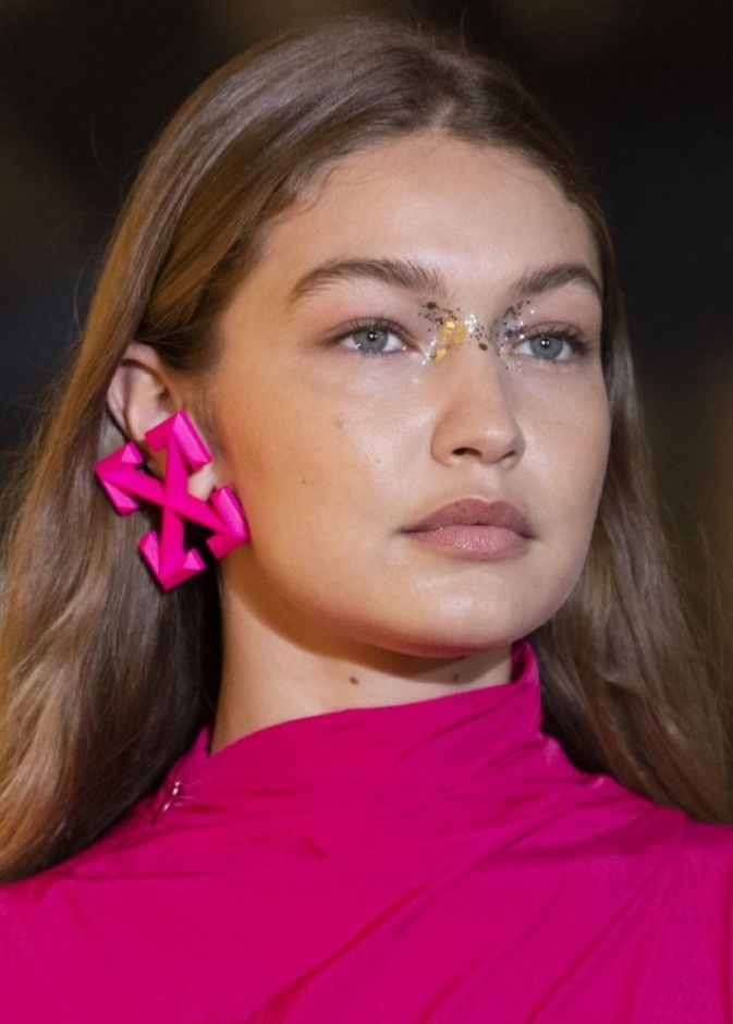 طريقة عمل مكياج ميتاليك براق من Off White