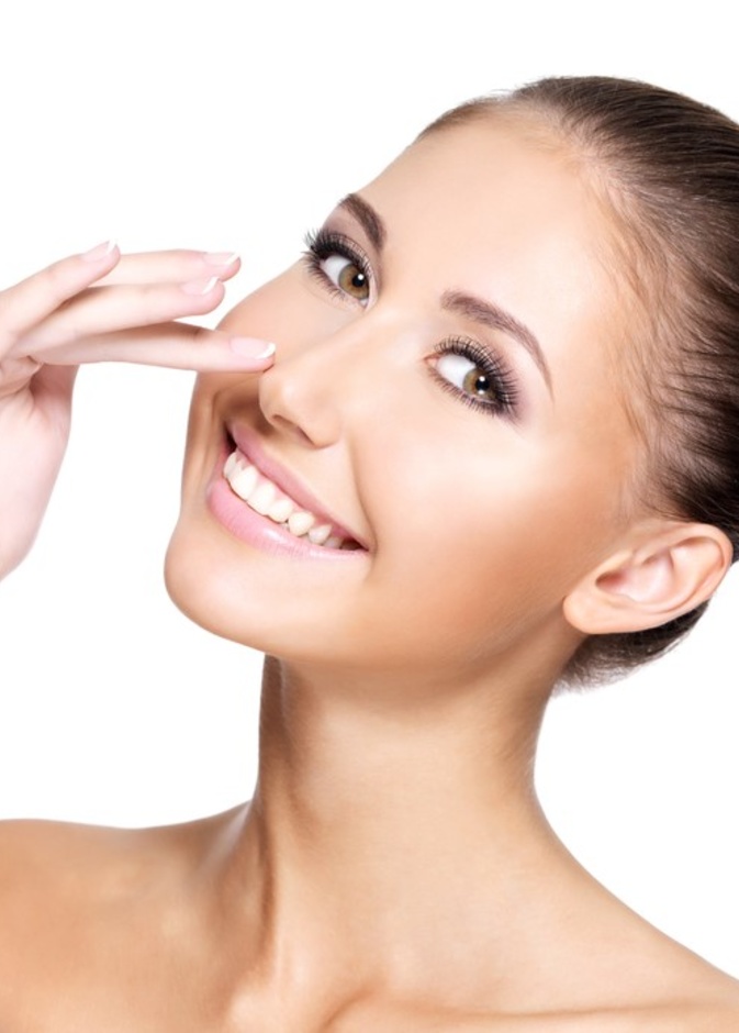 طريقة ازالة الرؤوس السوداء من الانف بالخيوط في المنزل